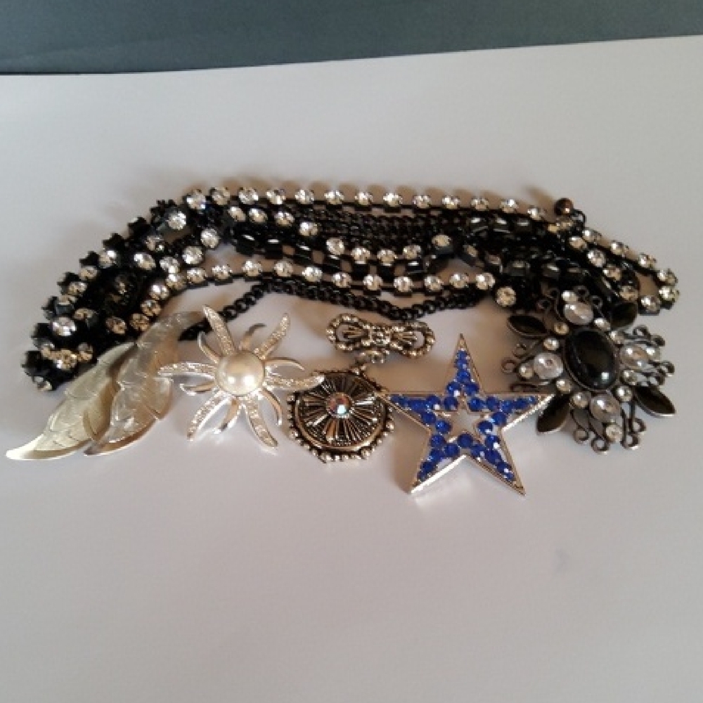 Bundle Chicos Necklace Five Broochs